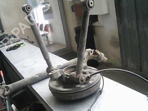 Used Left rear steering knuckle LAND ROVER FREELANDER I (L314) 2.0 DI 4x4 (98 hp) 22042150