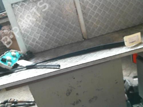 Used Front windshield wiper arm BMW 3 Touring (E46) 320 d (136 hp) 20994113