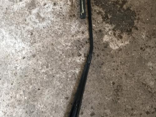 Used Front windshield wiper arm Front windshield wiper arm VW POLO IV (9N_, 9A_) [2001-2014] 33700786 33700786