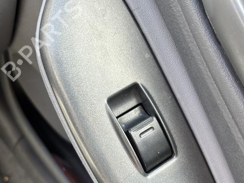 Used Right front window switch Right front window switch TOYOTA YARIS (_P1_) 1.0 (SCP10_, SCP10R) (68 hp) 26289755 26289755
