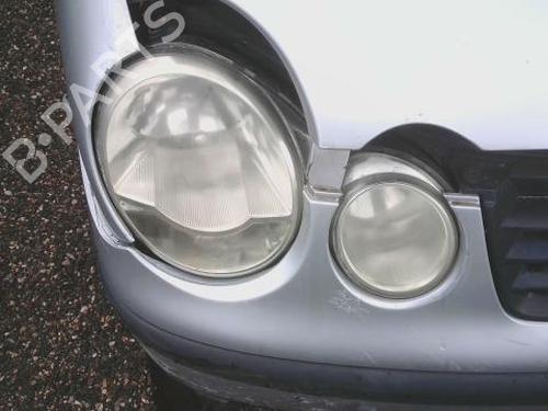 Used Right headlight VW POLO IV (9N_, 9A_) 1.4 TDI (75 hp) 28382458