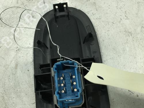 Used Right front window switch Right front window switch RENAULT KANGOO / GRAND KANGOO II (KW0/1_) 1.5 dCi 90 (KW05, KW08, KW0G, KW11) (90 hp) 31275374 31275374