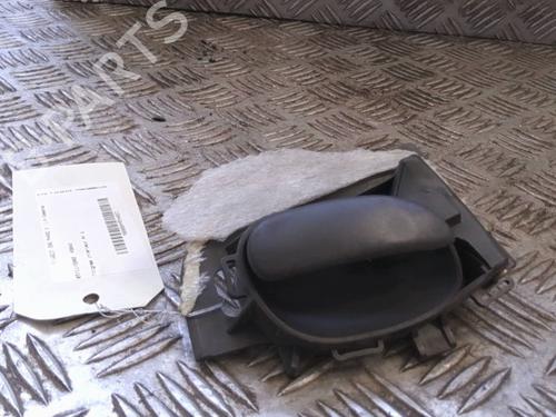 Used Front left interior door handle PEUGEOT 206 Hatchback (2A/C) 1.4 i (75 hp) 22781386