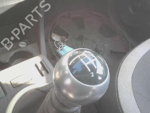 Used Gear lever RENAULT TWINGO III (BCM_, BCA_) 0.9 TCe 90 (BCM9, BCM2) (90 hp) 28622488