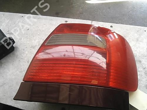 Høyre baklys AUDI A4 B5 (8D2) 1.6 (100 hp) 25259089