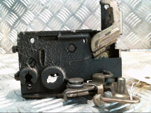 Front right lock PEUGEOT 405 I (15B) 1.9 Diesel | BP22070934C97 