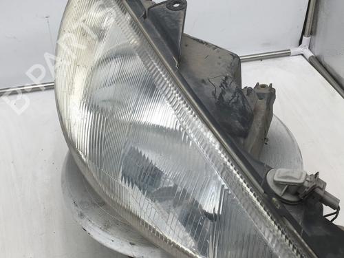Right headlight PEUGEOT 206 Hatchback (2A/C) 2.0 HDI 90 | BP28422373C29