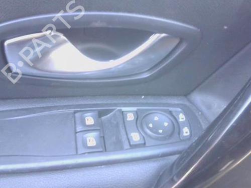 Used Front left interior door handle RENAULT LAGUNA Coupe (DT0/1) 2.0 dCi (DT01, DT08, DT09, DT0K, DT12, DT1C, DT1D, DT1M,... (150 hp) 28619679