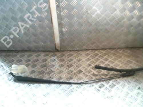 Used Front windshield wiper arm RENAULT CLIO III (BR0/1, CR0/1) 1.5 dCi (BR17, CR17) (86 hp) 20988367