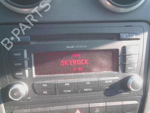Used Radio AUDI A3 Sportback (8PA) 1.6 TDI (105 hp) 28053754