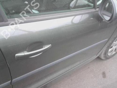 Used Right front door Right front door 38257636 38257636