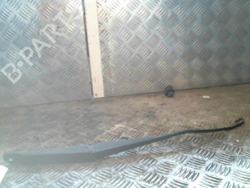 Used Front windshield wiper arm FIAT PUNTO (188_) 1.9 JTD (86 hp) 20987203