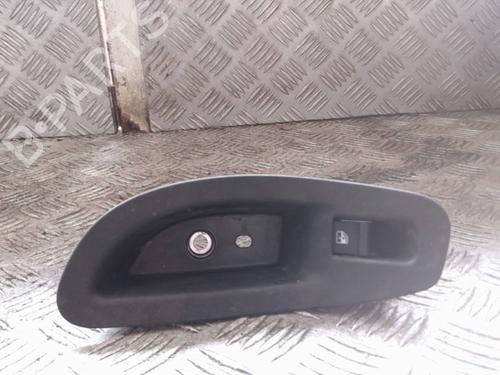 Used Right rear window switch FIAT 500X (334_) 1.4 (334AXC1B, 334AXC11) (140 hp) 23799940