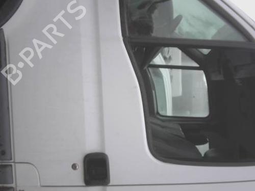 Used Left front door RENAULT MASTER II Van (FD) 2.5 dCi (FD02) (101 hp) 31031554