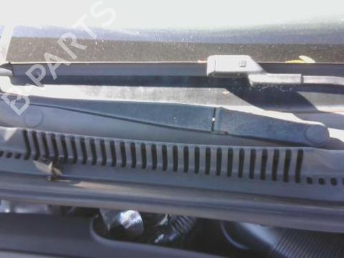 Used Front windshield wiper arm SEAT IBIZA IV (6J5, 6P1) 1.2 TDI (75 hp) 27584628