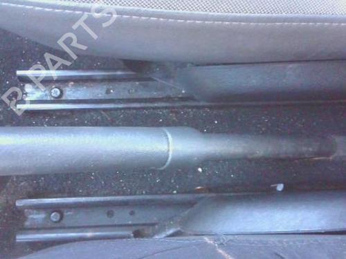 Używane Hamulec ręczny RENAULT TWINGO II (CN0_) 1.5 dCi (CN0E) (64 hp) 30060705