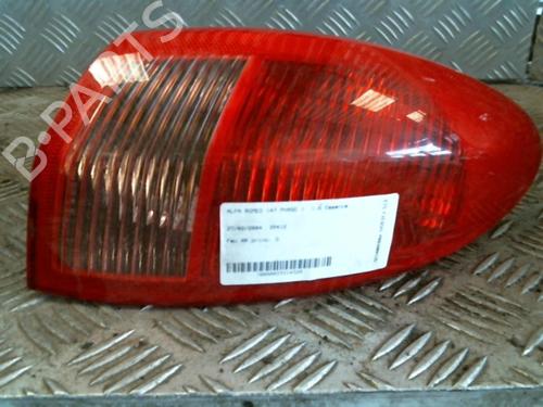 Højre baglygte ALFA ROMEO 147 (937_) 1.6 16V T.SPARK (937.AXA1A, 937.AXB1A, 937.BXB1A) (120 hp) 20989638