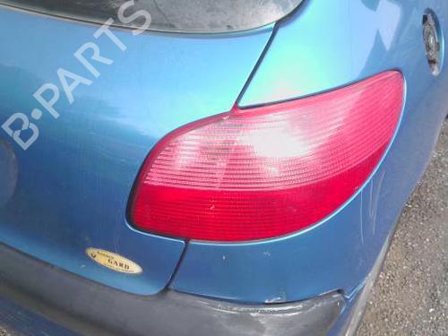 Used Right taillight PEUGEOT 206 Hatchback (2A/C) 2.0 HDI 90 (90 hp) 28053676