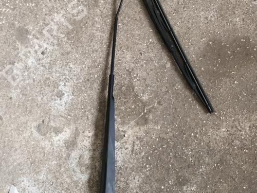 Used Front windshield wiper arm Front windshield wiper arm 32668312 32668312