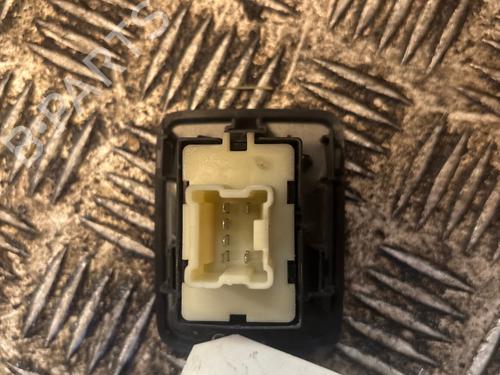 right-front-window-switch-nissan-nv300-van-x82-2016-32110917 main image