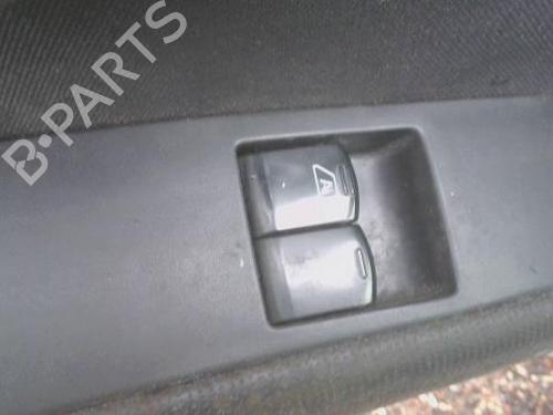 Used Switch NISSAN MICRA III (K12) 1.2 16V (65 hp) 30700070