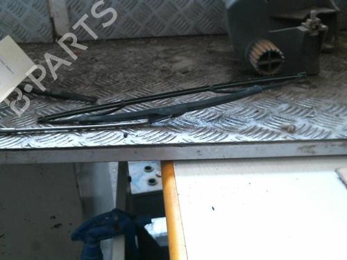 Used Front windshield wiper arm RENAULT SUPER 5 (B/C40_) 1.6 D (B/C/404) (55 hp) 25259240