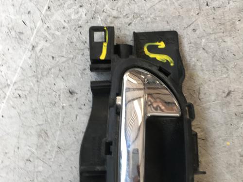 Front left interior door handle PEUGEOT 5008 (0U_, 0E_) 2.0 HDi 150 / BlueHDi 150 | BP26293986I13 