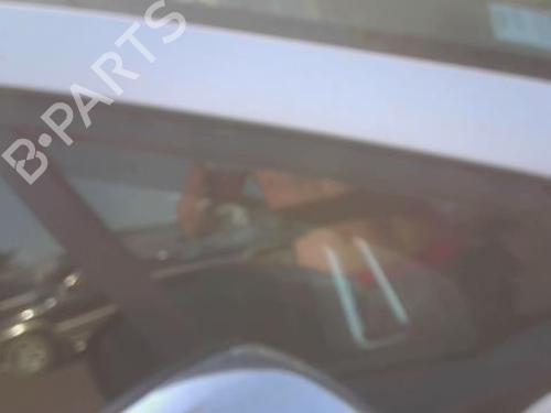 hjre-foran-trekantet-rude-peugeot-2008-i-cu_-2013-38424698 main image