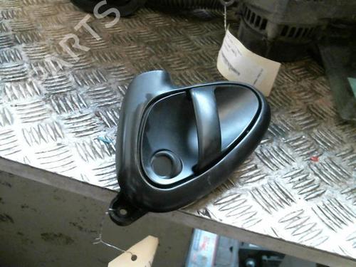 Venstre foran invendig håndtak CITROËN XSARA (N1) 1.8 i (90 hp) 20998095