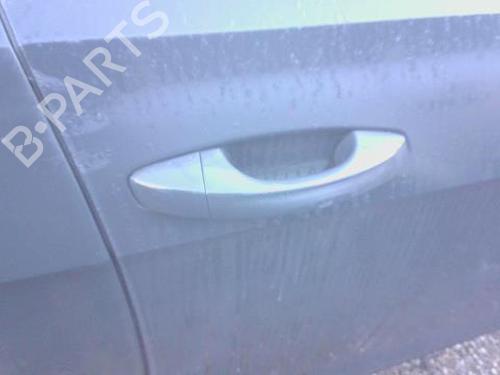 front-right-exterior-door-handle-vw-golf-vii-5g1-bq1-be1-be2-2012-2013-2014-2015-2016-2017-2018-2019-2020-2021-31168331 main image