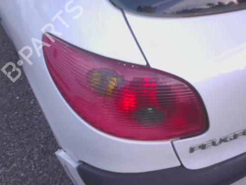 Venstre baglygte PEUGEOT 206 Hatchback (2A/C) 1.4 i (75 hp) 30480099