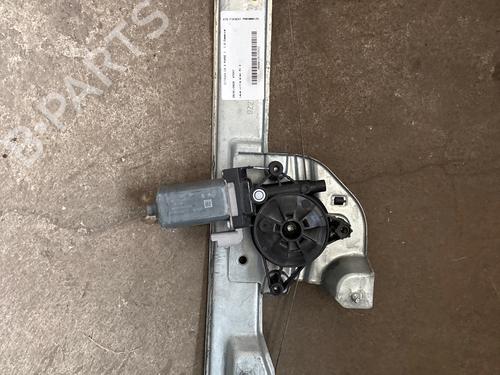 Used Front left window mechanism Front left window mechanism CITROËN C3 III (SX) 1.2 PureTech 82 (83 hp) 34359790 34359790