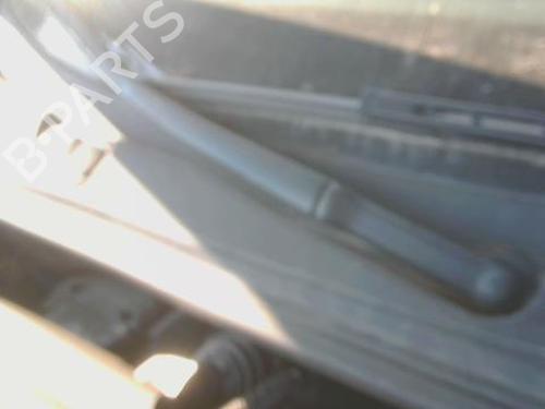 Used Front windshield wiper arm AUDI A3 Sportback (8PA) 1.6 TDI (105 hp) 28053686