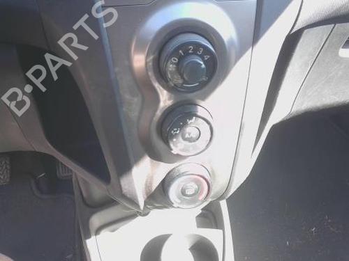 Commande Chauffage TOYOTA YARIS (_P9_) 1.33 VVT-i (NSP90_, NSP90R) (100 hp) 27891886