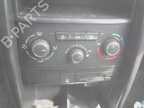 Used Climate control Climate control 37470298 37470298