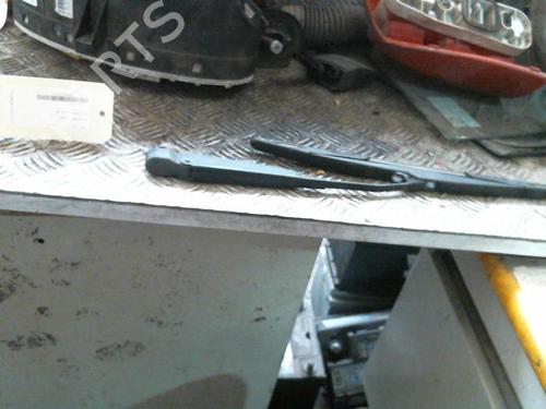 Used Rear windshield wiper arm FORD FOCUS I (DAW, DBW) 1.4 16V (75 hp) 20998130