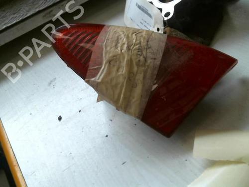 Used Right taillight ALFA ROMEO 147 (937_) 1.9 JTD (937.AXD1A, 937.BXD1A, 937.AXV1A, 937.BXB1A,... (115 hp) 22042486