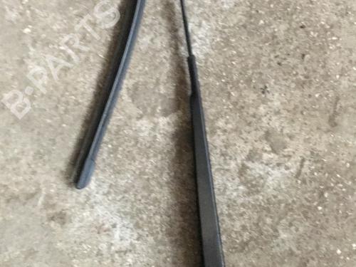 Used Front windshield wiper arm Front windshield wiper arm 32315228 32315228