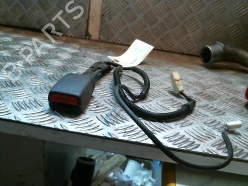 Gurtschloss TOYOTA YARIS (_P9_) 1.3 VVT-i (SCP90_, SCP90R) | BP20988740I32 