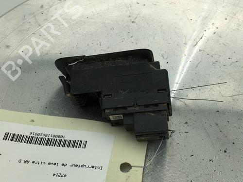 right-rear-window-switch-vw-golf-vii-5g1-bq1-be1-be2-2012-2013-2014-2015-2016-2017-2018-2019-2020-2021-31168367 main image