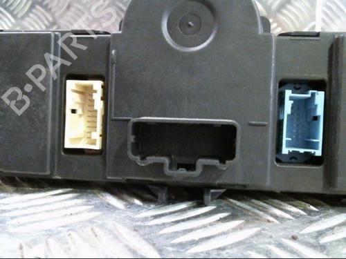 climate-control-renault-clio-iii-br01-cr01-14-16v-8200296683-2005-2006-2007-2008-2009-2010-2011-2012-2013-2014-20995686 main image