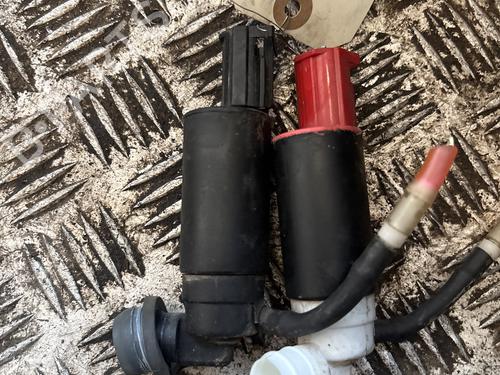 Used Washer pump Washer pump TOYOTA COROLLA (_E12_) [2001-2008] 34219539 34219539