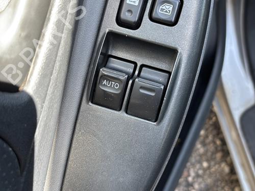 Used Switch Switch TOYOTA YARIS (_P1_) 1.0 (SCP10_, SCP10R) (68 hp) 26289729 26289729