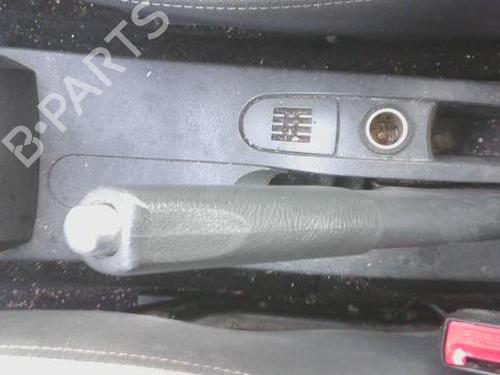 Handrem RENAULT CLIO III (BR0/1, CR0/1) 1.2 16V (BR02, BR0J, BR11, CR02, CR0J, CR11) (75 hp) 32982078