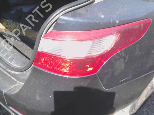 Højre baglygte RENAULT LATITUDE (L70_) 2.0 dCi 150 (L70H) (150 hp) 28018998