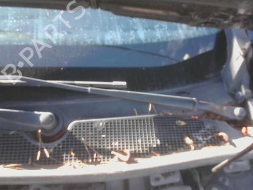 Used Front windshield wiper arm RENAULT MEGANE III Hatchback (BZ0/1_, B3_) 1.5 dCi (BZ09, BZ0D, BZ1W, BZ29, BZ14) (110 hp) 29116887