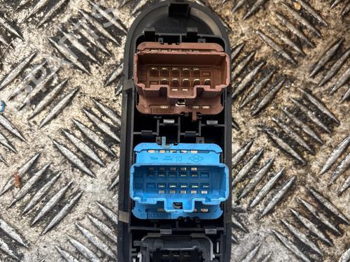 Used Switch Switch RENAULT CLIO III (BR0/1, CR0/1) [2005-2014] 34530815 34530815