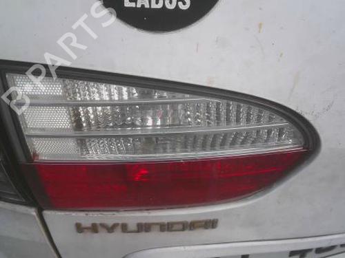 Venstre baglygte bagklap HYUNDAI H-1 / STAREX Bus (A1) 2.5 TCi (101 hp) 29328186