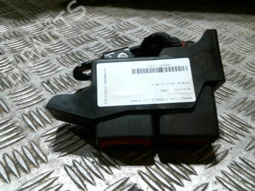 Used Seat buckle RENAULT CLIO III (BR0/1, CR0/1) 1.5 dCi (BR17, CR17) (86 hp) 30697056