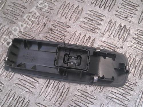 Used Right rear window switch Right rear window switch RENAULT LAGUNA III Grandtour (KT0/1) 2.0 dCi (KT07, KT0J, KT14, KT1A, KT1S) (131 hp) 27655237 27655237